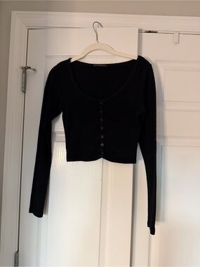 Brandy Melville Black Cropped Button-Up Long Sleeve Top